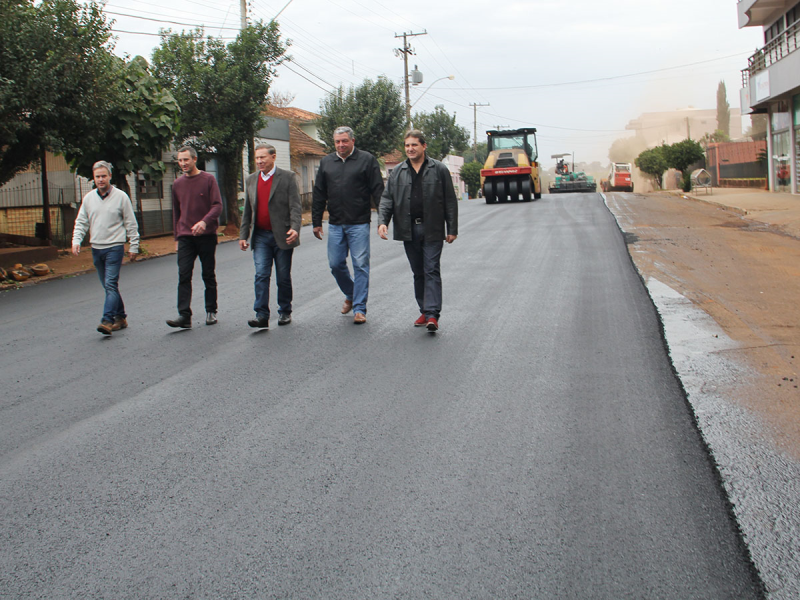 INICIAM NOVOS RECAPEAMENTOS NO MUNICÍPIO